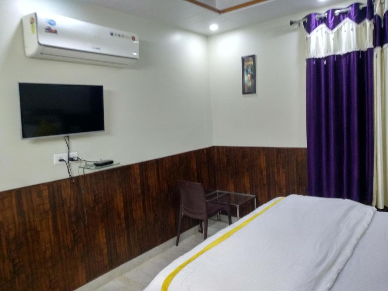 โรงแรมอาร์บี พาเลซ Dhaulpur ภายนอก รูปภาพ